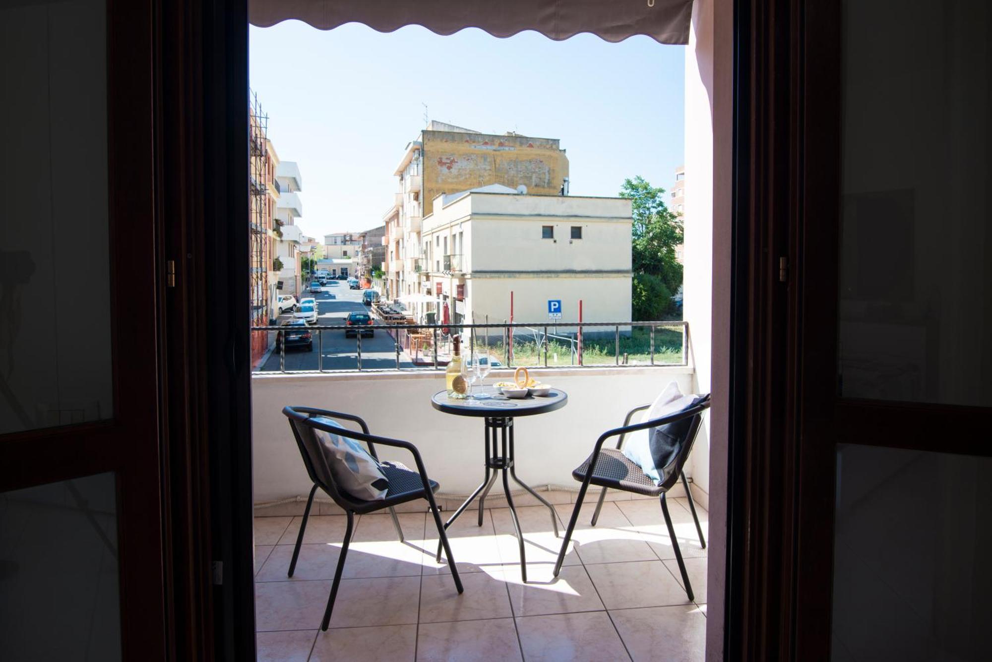 Ferienwohnung Oristano Centro - Con Parcheggio Privato Gratuito Exterior foto